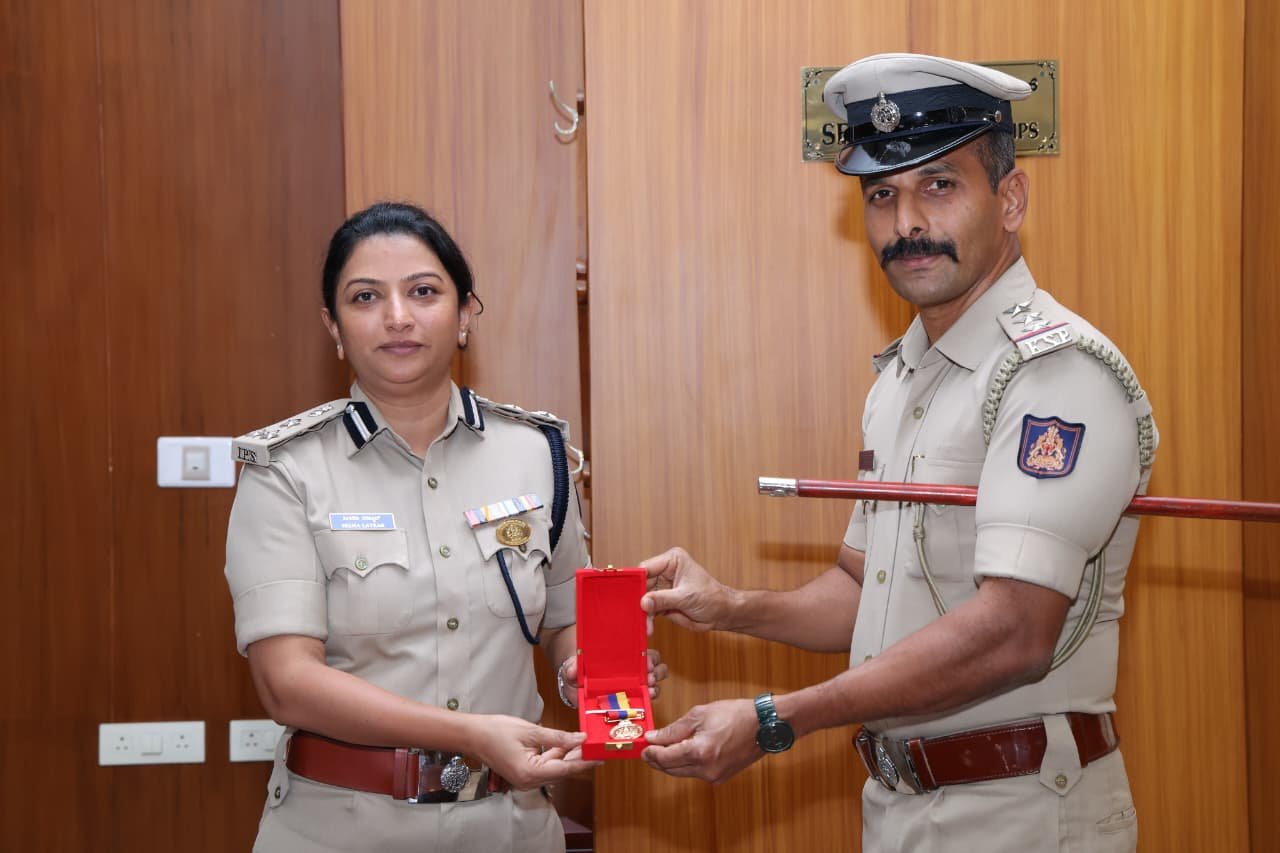 ಮೈಸೂರಿನ ಇಬ್ಬರು ಪೊಲೀಸ್ ಅಧಿಕಾರಿಗಳಿಗೆ ಪ್ರತಿಷ್ಠಿತ ‘ಮುಖ್ಯಮಂತ್ರಿ ಪದಕ’ದ ಗರಿ