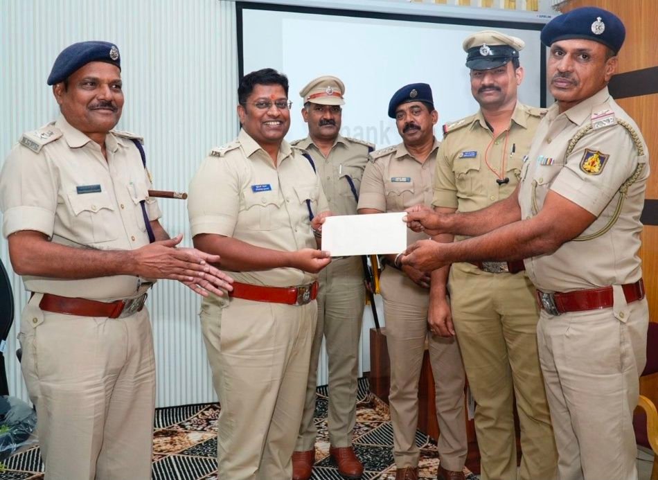 ಸಿನಿಮೀಯ ಮಾದರಿಯಲ್ಲಿ ಗಾಂಜಾ ಪೆಡ್ಲರ್ ಸೆರೆ: ಬೀದರ್ ಎಎಸ್‌ಐ ಮಕ್ಸೂದ್ ಖಾನ್ ಸಾಹಸಕ್ಕೆ ಎಸ್ಪಿ ಮೆಚ್ಚುಗೆ