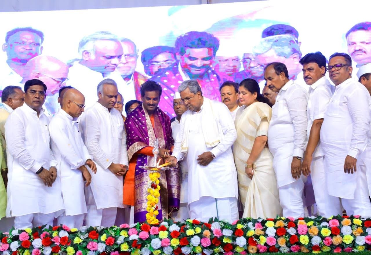 ಸೂಗೂರು ಶ್ರೀ ಭೋಜಲಿಂಗೇಶ್ವರ ದೇವಸ್ಥಾನ ಲೋಕಾರ್ಪಣೆ: ಭಾವೈಕ್ಯತೆಯ ತಾಣಕ್ಕೆ ₹1 ಕೋಟಿ ಅನುದಾನದ ಭರವಸೆ ನೀಡಿದ ಸಿದ್ದರಾಮಯ್ಯ