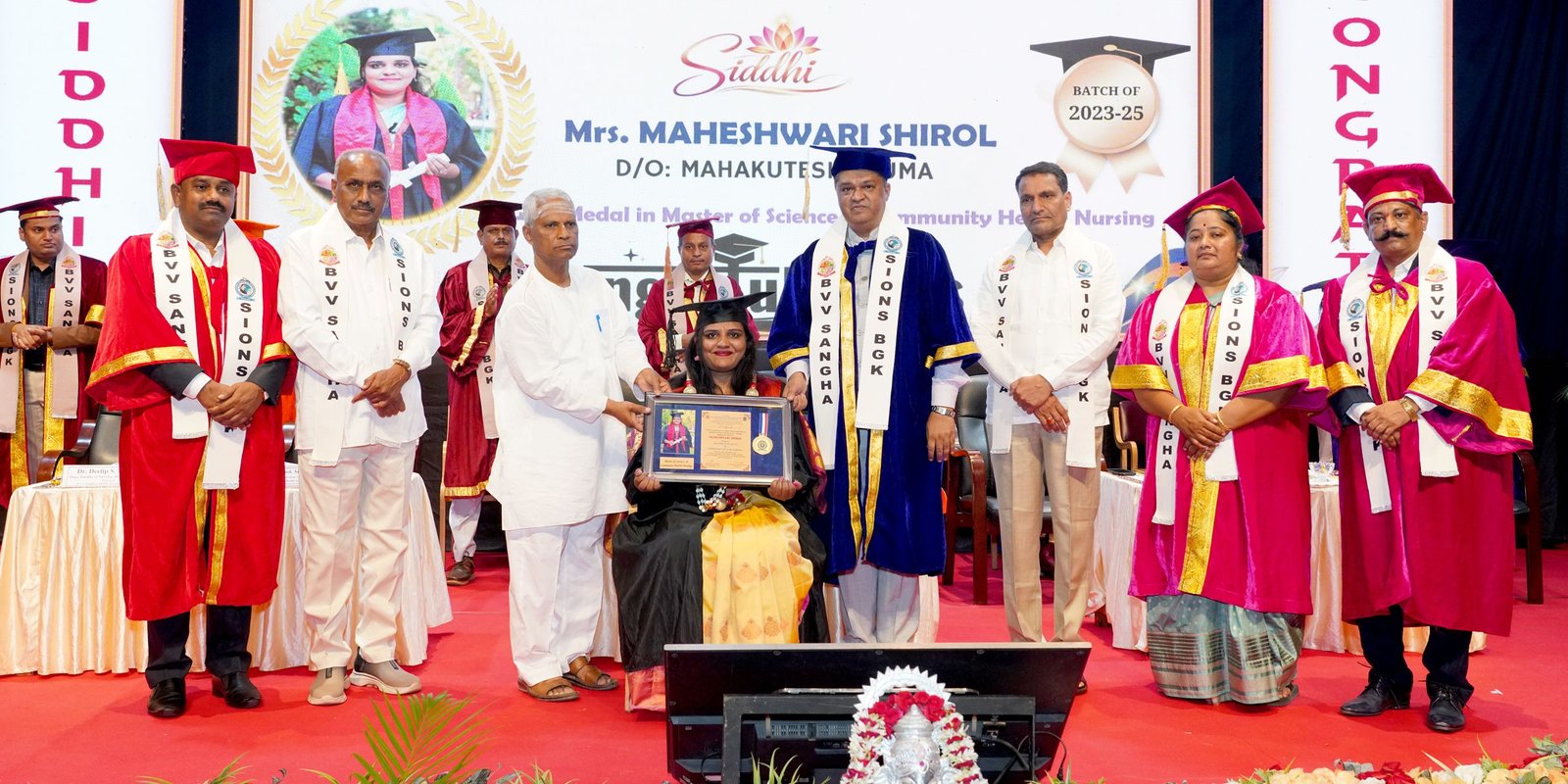 ಬಿ.ವಿ.ವಿ ಸಂಘದ ನರ್ಸಿಂಗ್ ಕಾಲೇಜುಗಳ ಪದವಿ ಪ್ರದಾನ ಸಮಾರಂಭ: ಆರೋಗ್ಯ ಕ್ಷೇತ್ರದಲ್ಲಿ ಸೇವೆಗೆ ಸಜ್ಜಾದ ನರ್ಸಿಂಗ್ ಪದವೀಧರರು