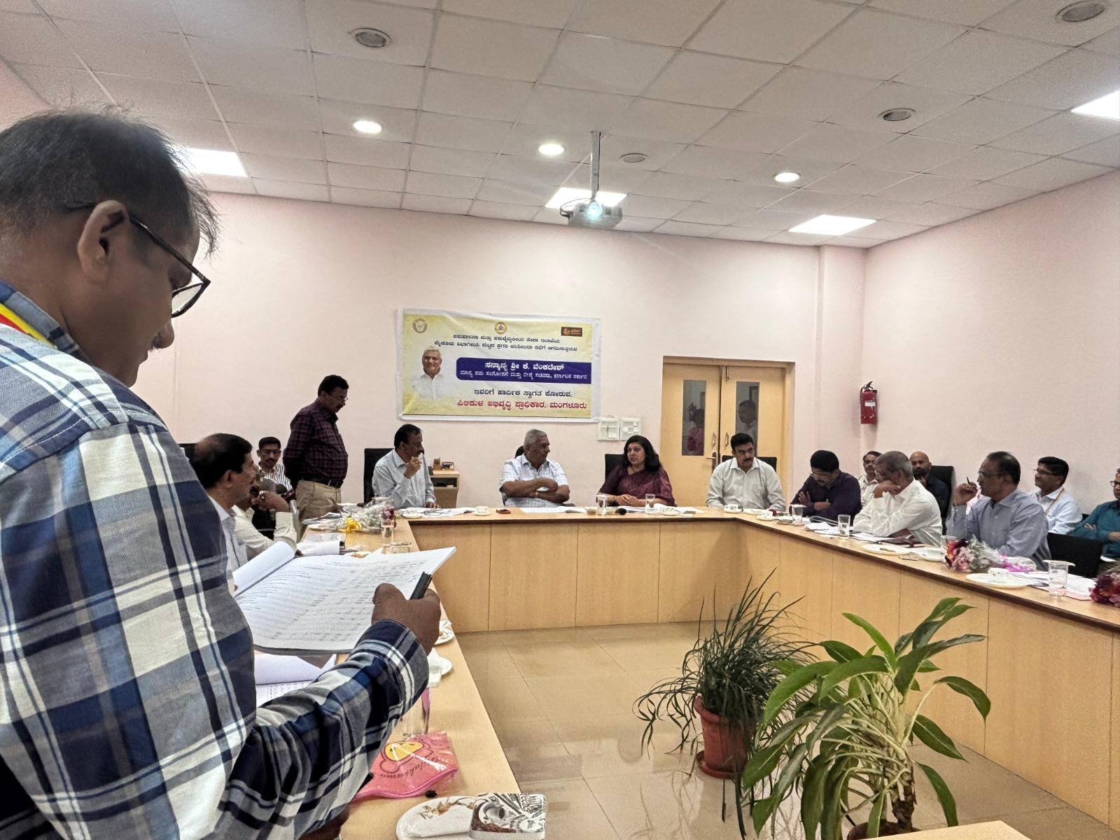 ಪಶುಪಾಲಕರಿಗೆ ಇಲಾಖೆಯ ಸೌಲಭ್ಯಗಳು ಸಕಾಲಕ್ಕೆ ತಲುಪಲಿ: ಸಚಿವ ಕೆ. ವೆಂಕಟೇಶ್ ಸೂಚನೆ