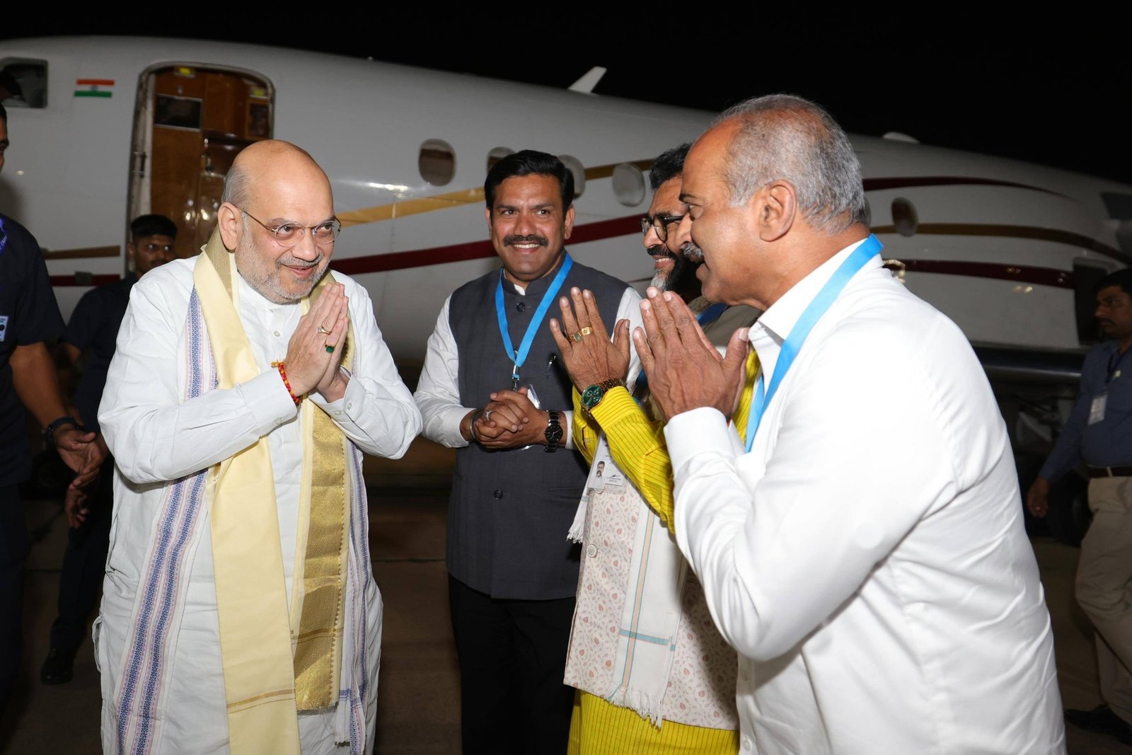 ಬೆಂಗಳೂರಿಗೆ ಅಮಿತ್ ಶಾ ಆಗಮ: ಅದ್ಧೂರಿ ಸ್ವಾಗತ ಕೋರಿದ ಬಿ.ವೈ. ವಿಜಯೇಂದ್ರ