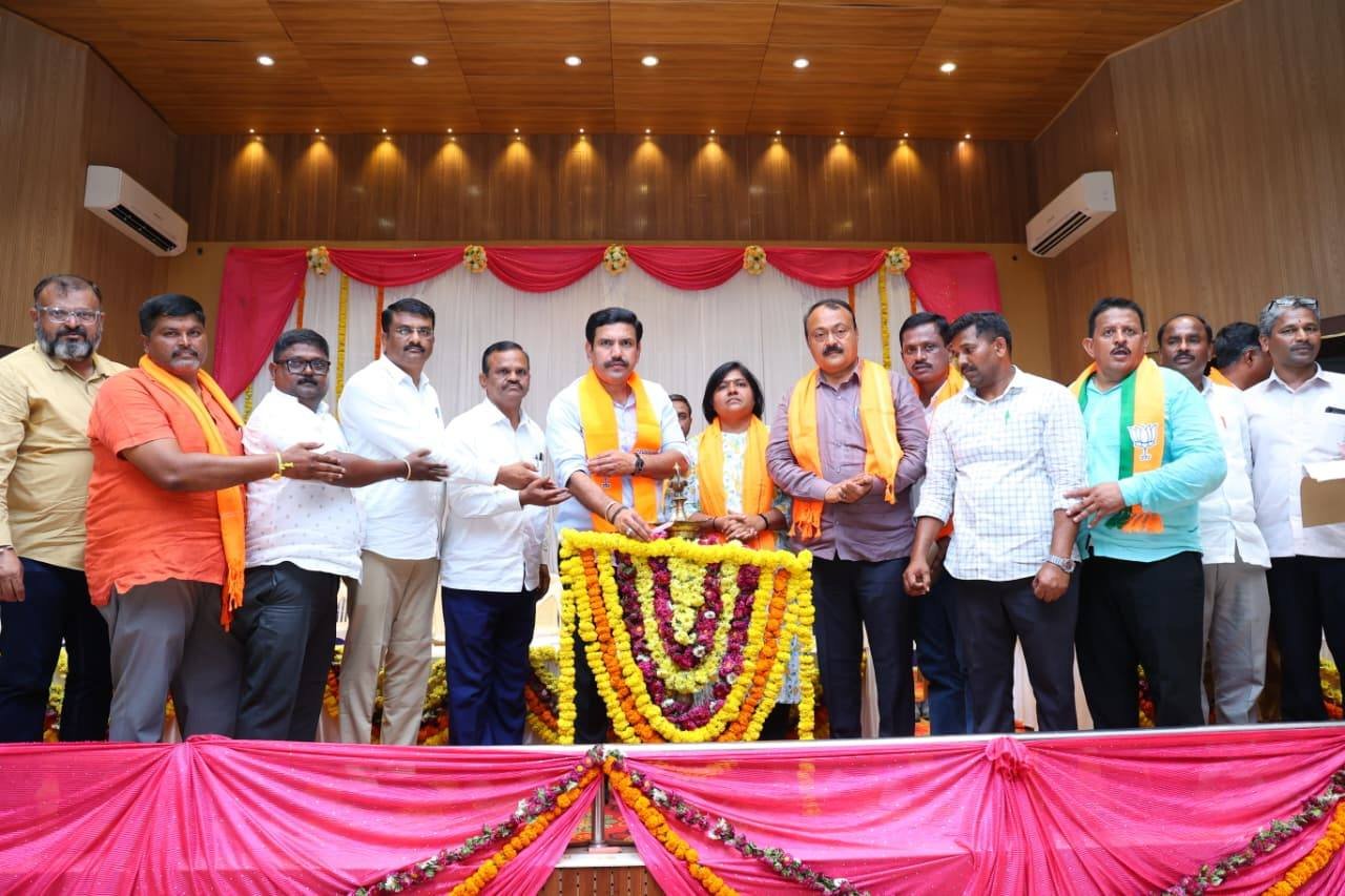 ದಾವಣಗೆರೆ ದಕ್ಷಿಣ: ‘ಬೂತ್ ವಿಜಯಿ’ಗಳೇ ನಮ್ಮ ಮುಂಚೂಣಿ ಯೋಧರು; ಬಿ.ವೈ. ವಿಜಯೇಂದ್ರ ಕಾರ್ಯತಂತ್ರ ಸಭೆ