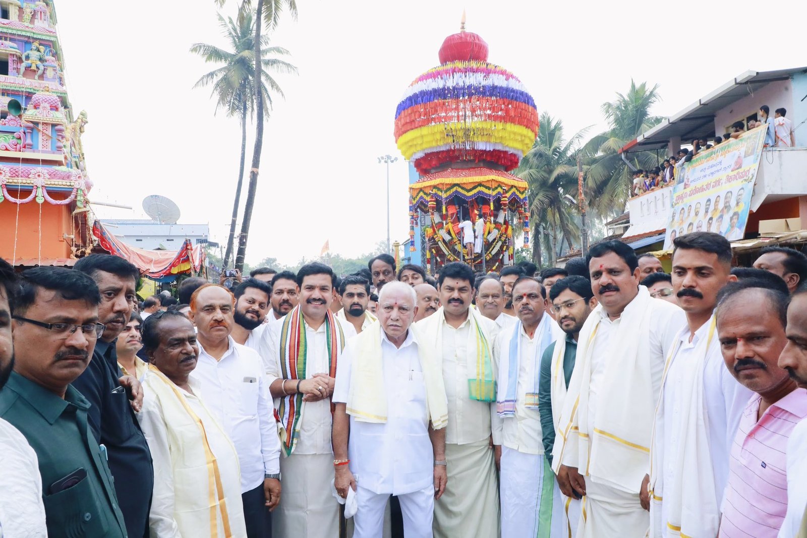 ಶಿಕಾರಿಪುರದಲ್ಲಿ ಶ್ರೀ ಹುಚ್ಚರಾಯಸ್ವಾಮಿ ಬ್ರಹ್ಮ ರಥೋತ್ಸವ ಸಡಗರ: ಬಿ.ಎಸ್. ಯಡಿಯೂರಪ್ಪ ಕುಟುಂಬಸ್ಥರಿಂದ ವಿಶೇಷ ಪೂಜೆ